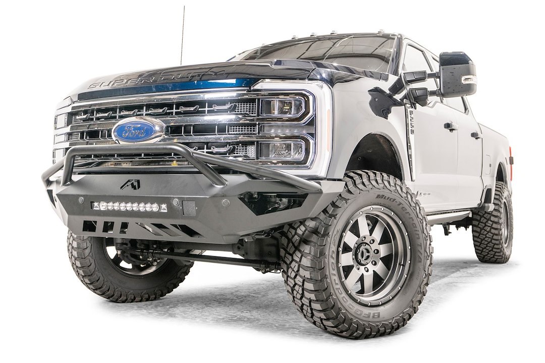 Fab Fours Bumper, Vengeance, One Piece Design, Mounting Hardware Included, With Pre-Runner Guard, Without Winch Mount – FS23-V5952-1
