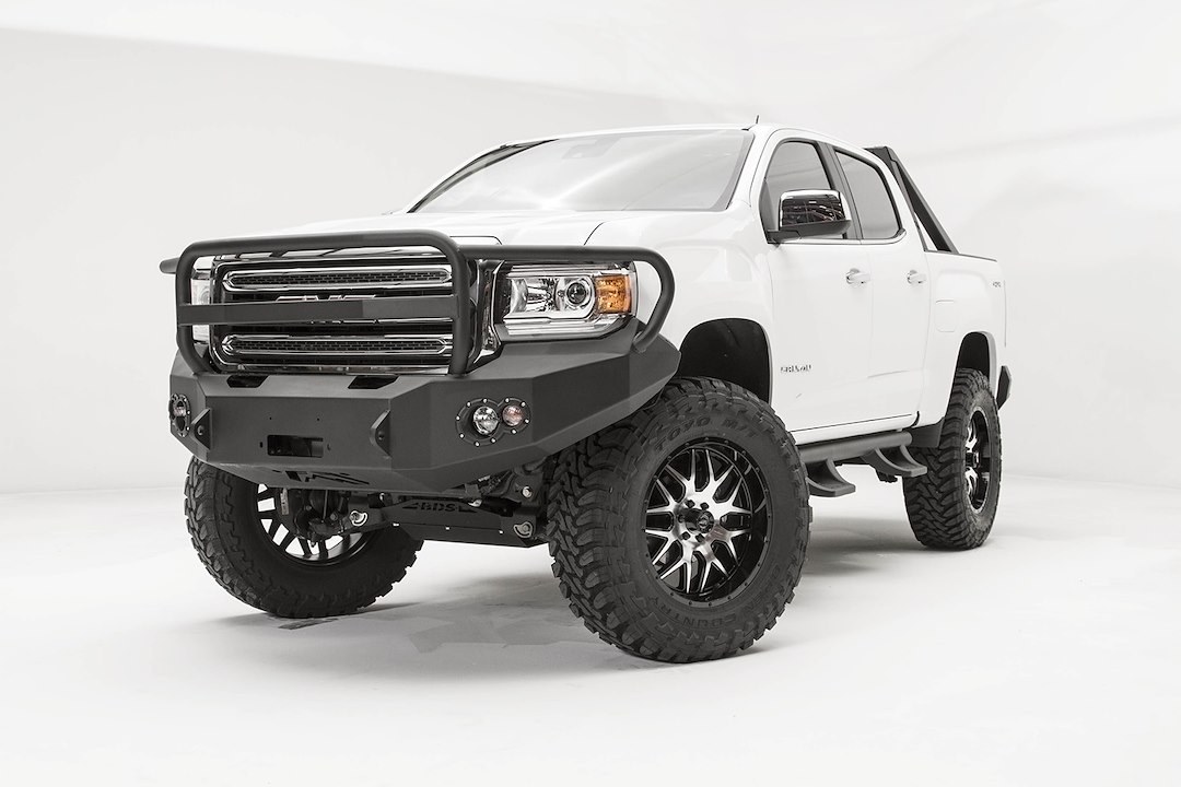 Fab Fours Bumper, Premium, One Piece Design, Mounting Hardware Included, With Grille Guard, With Internal Winch Mount – GC15-H3450-1