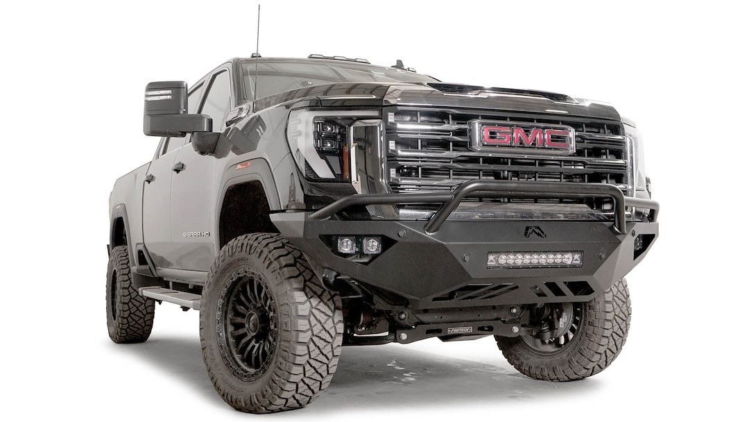 Fab Fours Bumper, Vengeance, One Piece Design, Mounting Hardware Included, With Pre-Runner Guard, Without Winch Mount – GM24-V6252-1