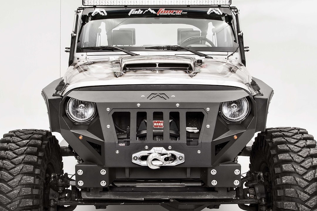 Fab Fours Bumper, Grumper, One Piece Stubby Design, Mounting Hardware Included, With Grille, With Internal Winch Mount, With D-Ring Mounts – GR1000-1