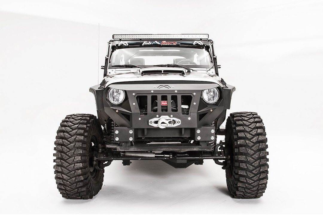 Fab Fours Bumper, Grumper, One Piece Stubby Design, Mounting Hardware Included, With Grille, With Internal Winch Mount, With D-Ring Mounts – GR1000-1