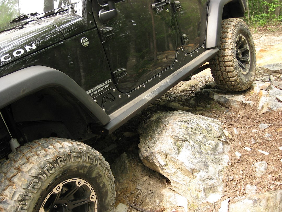 Fab Fours Rocker Panel Guard, Rock Slider, Flat, Painted, Black, Steel – JK07-G1250-1