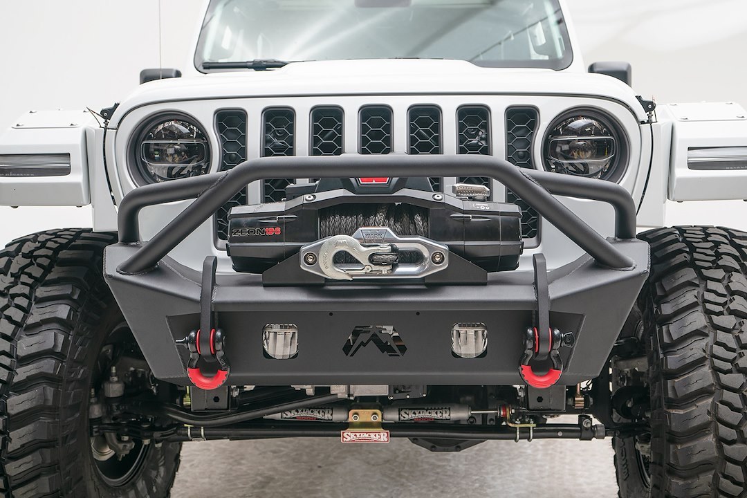 Fab Fours Bumper, Stubby Series, One Piece Design, Mounting Hardware Included, With Pre-Runner Guard, With External Winch Mount – JL18-B4752-B