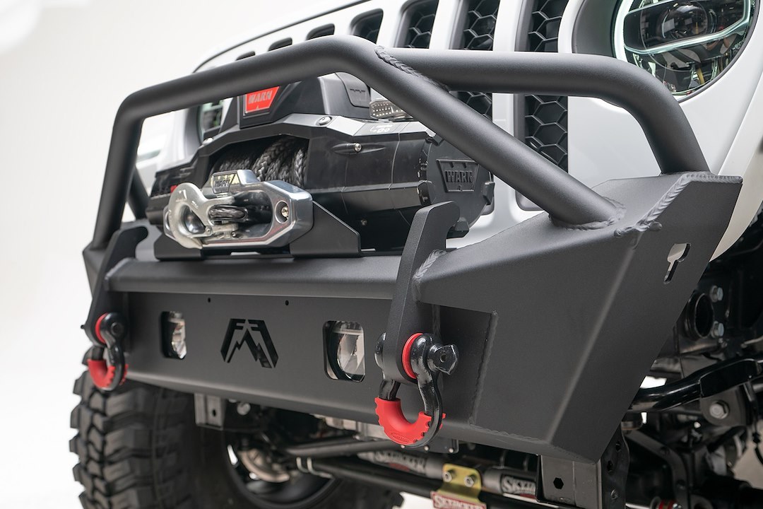 Fab Fours Bumper, Stubby Series, One Piece Design, Mounting Hardware Included, With Pre-Runner Guard, With External Winch Mount – JL18-B4752-B