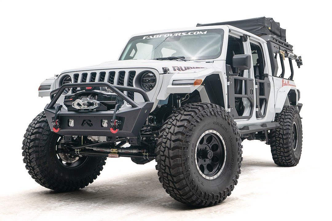 Fab Fours Bumper, Stubby Series, One Piece Design, Mounting Hardware Included, With Pre-Runner Guard, With External Winch Mount – JL18-B4752-B