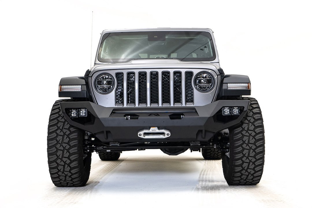 Fab Fours Bumper, Matrix Series, One Piece Design, Mounting Hardware Included, Without Grille Guard – JL18-X4651-1