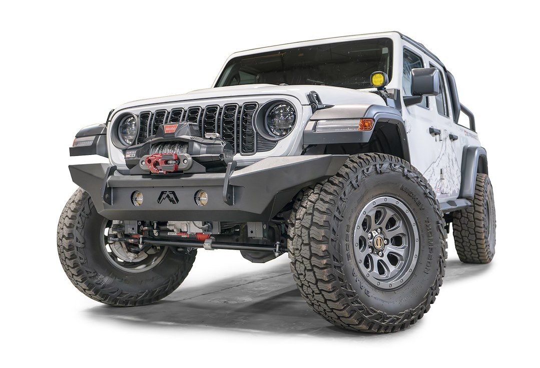 Fab Fours Bumper, Lifestyle ™, One Piece Design, Without Grille Guard, With External Winch Mount for Warn Zeon 10/ Xd/ Evo Winch – JL24-B5051-1