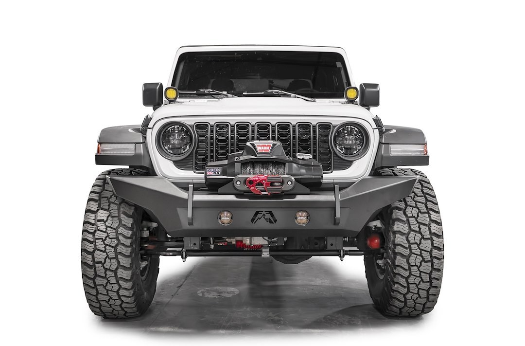 Fab Fours Bumper, Lifestyle ™, One Piece Design, Without Grille Guard, With External Winch Mount for Warn Zeon 10/ Xd/ Evo Winch – JL24-B5051-1
