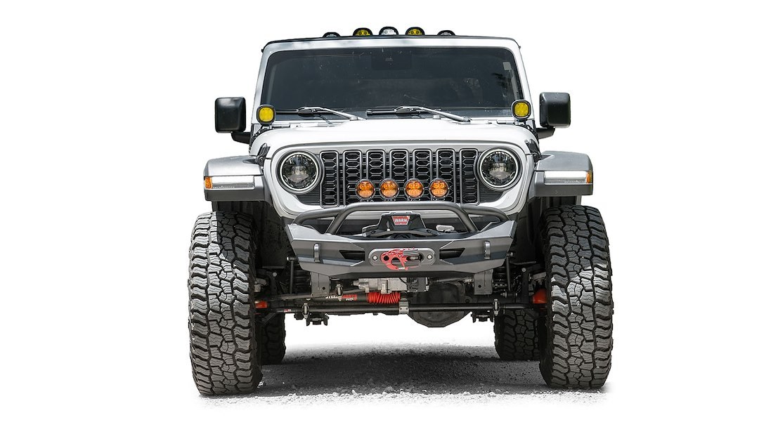 Fab Fours Bumper, Ghost Stubby, One Piece Design, With Pre-Runner Guard, With Internal Winch Mount for Warn Zeon 10/ Xd/ Evo Winch – JL24-B5152-1