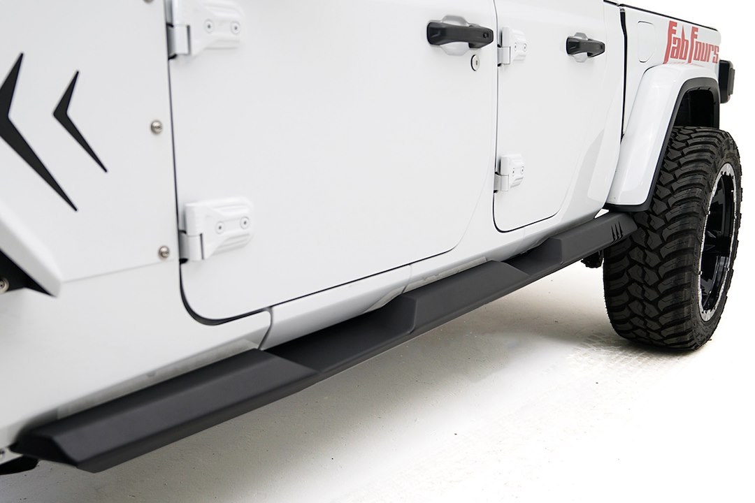 Fab Fours Nerf Bar, Rock Slider, With Step Plates, Flat Bottom Hexagonal, Powder Coated, Black, 3/16 Inch Steel, With Welded End Caps – JT20-G1650-1