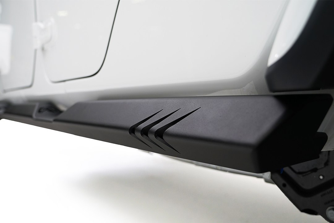 Fab Fours Nerf Bar, Rock Slider, With Step Plates, Flat Bottom Hexagonal, Powder Coated, Black, 3/16 Inch Steel, With Welded End Caps – JT20-G1650-1
