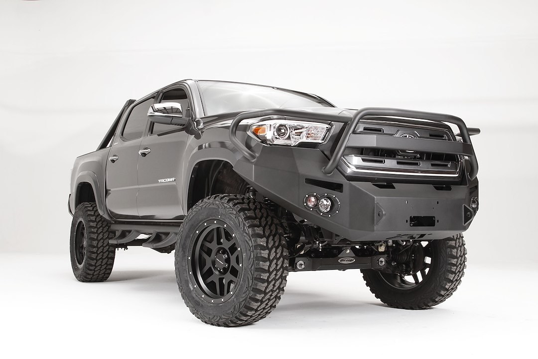 Fab Fours Bumper, Premium, One Piece Design, Mounting Hardware Included, With Grille Guard, With Internal Winch Mount – TT16-B3650-1