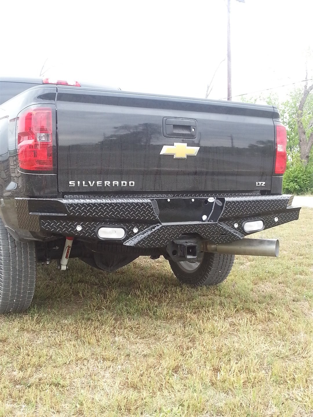 Frontier Truck Gear Bumper, Diamond, One Piece Design, Mounting Hardware Included, Back Up Lights Included – 100-20-7009