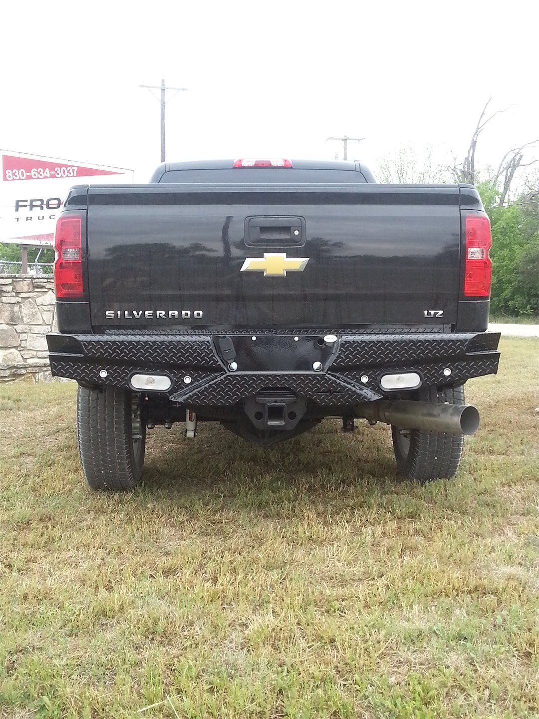 Frontier Truck Gear Bumper, Diamond, One Piece Design, Mounting Hardware Included, Compatible with OE Receiver Hitch – 100-21-1012