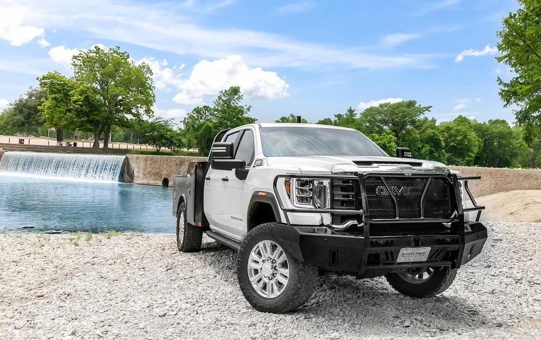 Frontier Truck Gear Bumper, Original, One Piece Design, Mounting Hardware Included, With Grille Guard, Without Winch Mount – 300-32-0007