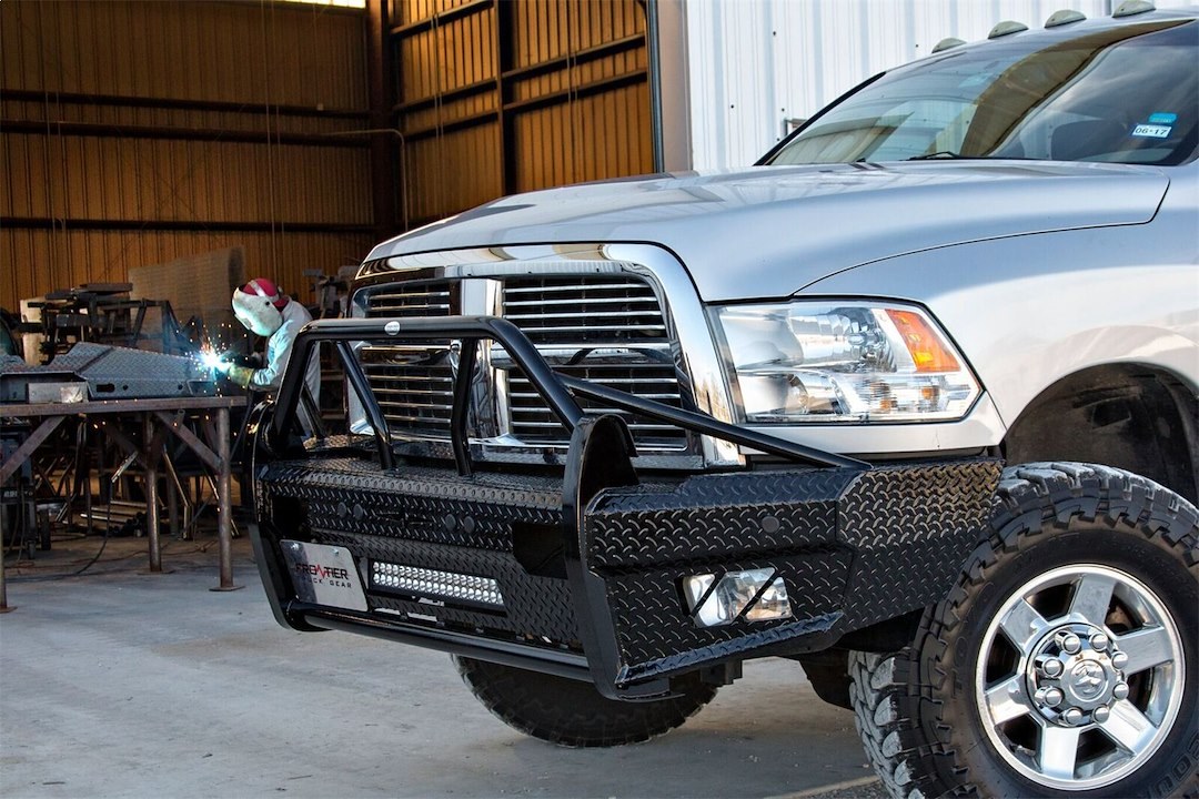 Frontier Truck Gear Bumper, Xtreme, One Piece Design, Mounting Hardware Included, With Bull Bar, With OEM Style Foglight Cutouts – 600-41-0006