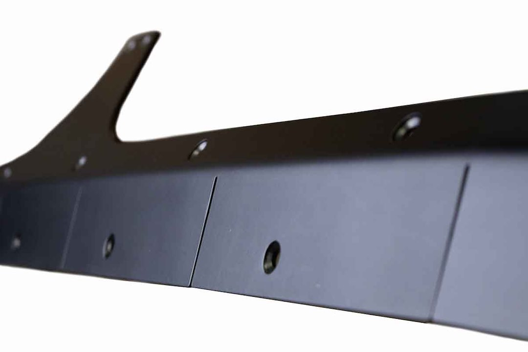 Fishbone Rocker Panel Guard, Scale Armor, Flush Style, Piranha Design, Gloss Powder Coat, Black, Steel – FB23190