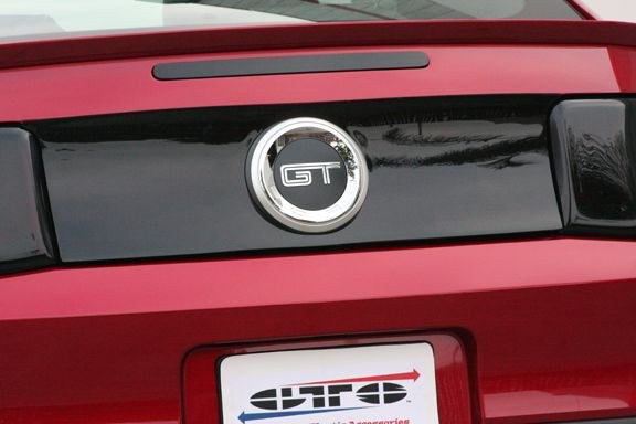 Gt Styling Tail Light Center Panel Cover, Blackouts ™, Solid, Blackout, Plastic – GT4154
