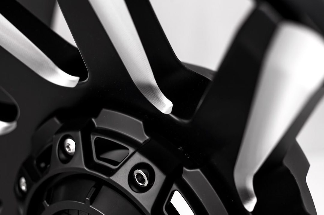 Grid Off-Road Wheel, GD05, 18 Inch Diameter X 9 Inch Width – GD0518090237F108