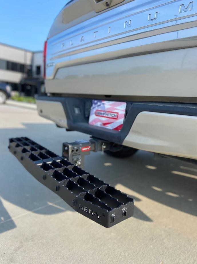 Gen-Y Hitch Truck Step, Phantom, 2 Inch Hitch Mount, 600 Pound Capacity, With Built-IN Boot Scraper, Black, Steel – GH-102622