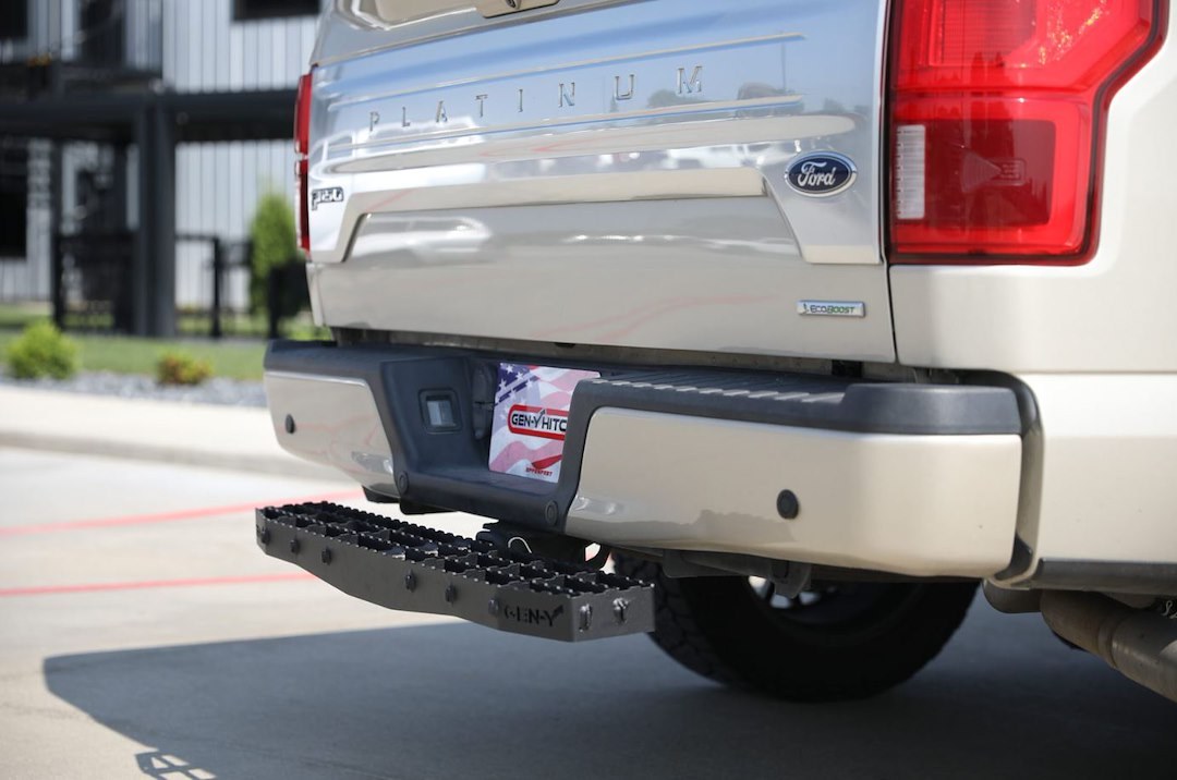 Gen-Y Hitch Truck Step, Phantom, 2 Inch Hitch Mount, 600 Pound Capacity, With Built-IN Boot Scraper, Black, Steel – GH-102622