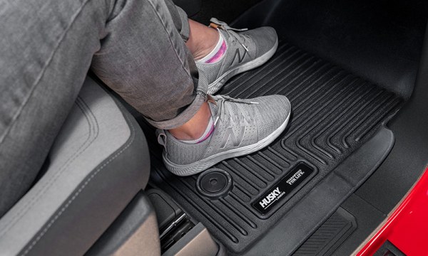 Husky Liners Floor Liner, Weatherbeater™, Black, Molded Fit, Raised Ridge, Tpo (thermoplastic Olefin), 1 Piece – 18741