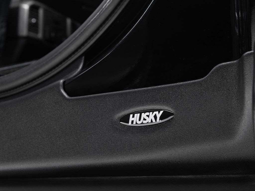 Husky Liners Rocker Panel Guard, Trail Armor ®, Flat, Matte Black, Tpo (thermoplastic Olefin), With Side Panels/Sill Plate Cover – 2874137