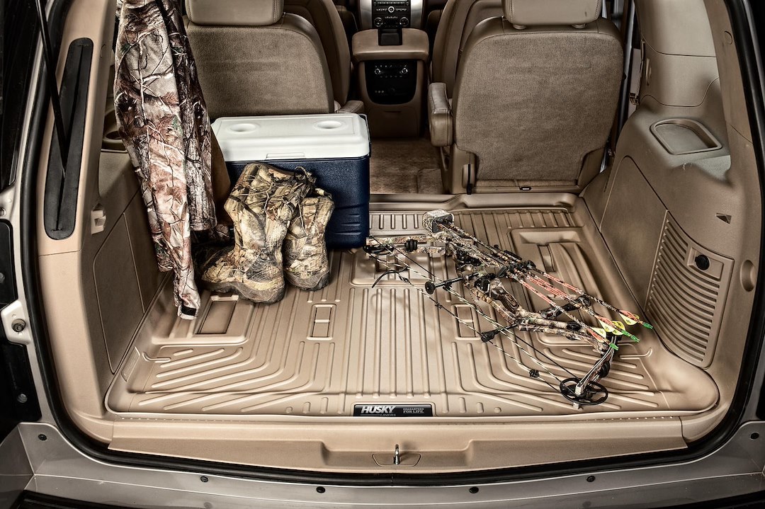 Husky Liners Cargo Area Liner, Weatherbeater™, Black, Raised Edge, Rubber, Non-Skid, Trunk – 43021