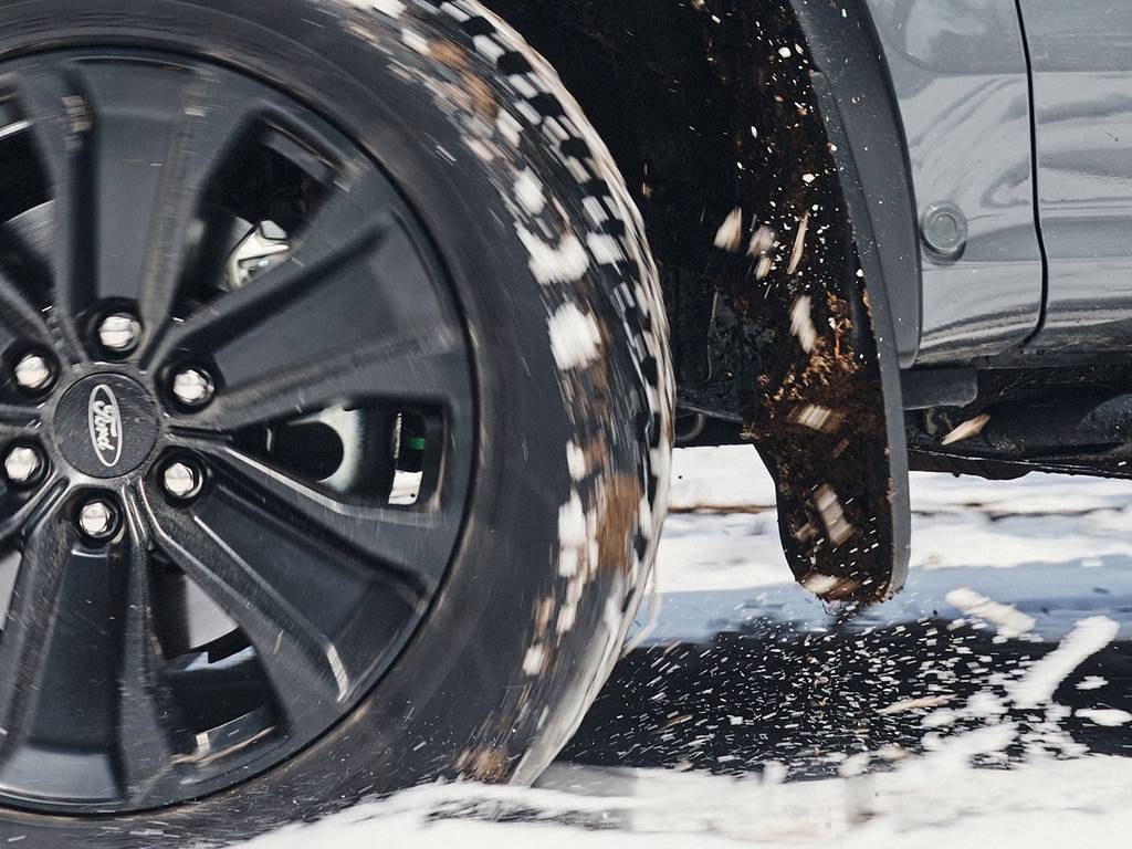 Husky Liners Mud Flap, Custom Mud Guards™, Set of 4, Contoured, Without Logo, Black, Thermoplastic, Screw on – 58316
