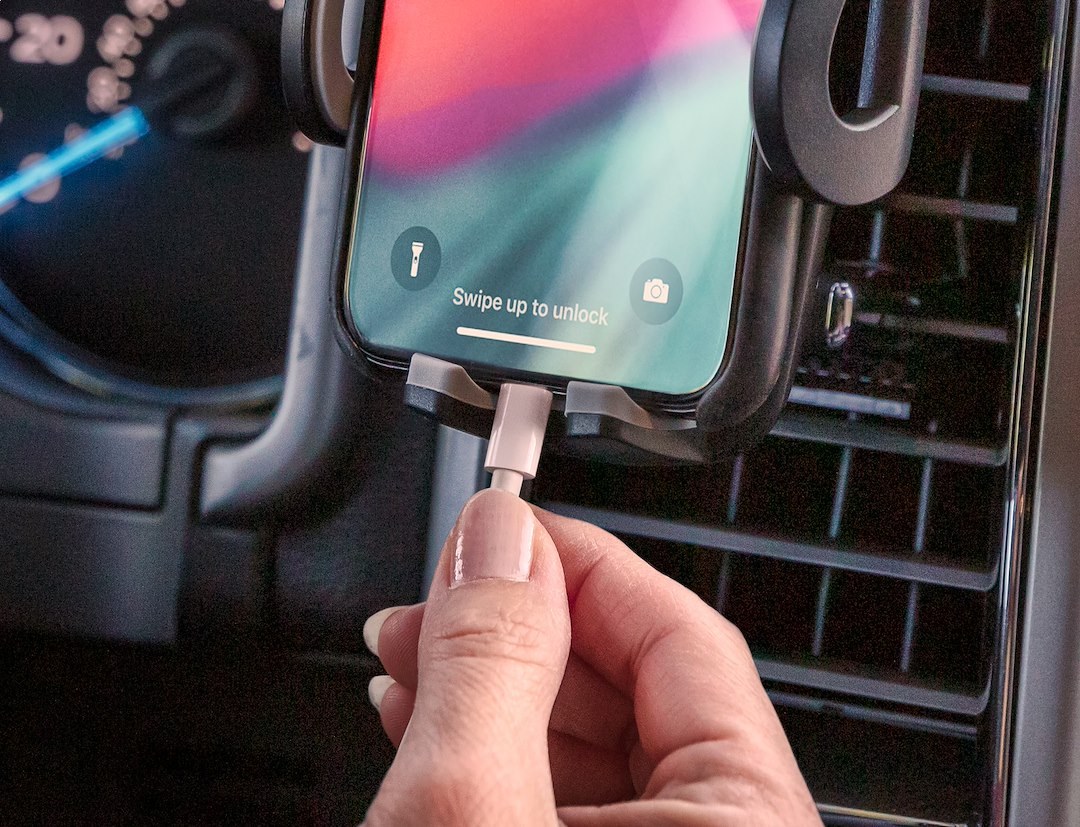 Husky Liners Cell Phone Mount, Universal, Adjustable and 360 Degree Rotatable, Claw Mount, Black, Mounts to Almost All Non-Circular Vents – 87000