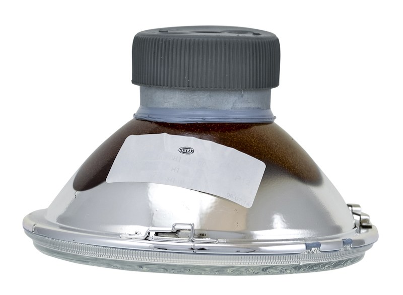 Hella Headlight Conversion Kit, Replaces Sealed Beam Headlights, 5.75 Inch Round Standard Lens Style, H1 Bulb, Without Turn Signal – 002425811