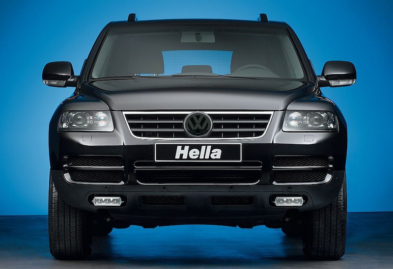 Hella Daytime Running Light – LED, Chrome Rectangular Housing, Clear Lens, LED Bulb, Set of 2 – 009496801