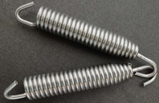 Helix Racing Products Exhaust Spring, 83 Millimeter Length, Stainless Steel, With Swivel Hook, Set of 2 – 495-8300