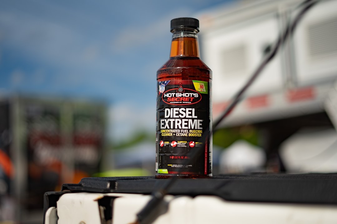 Hot Shots Fuel System Cleaner, Diesel Extreme, Used to Remove All Internal Diesel Injector Deposits and Boost Cetane by 5 to 6 Points – P040432Z