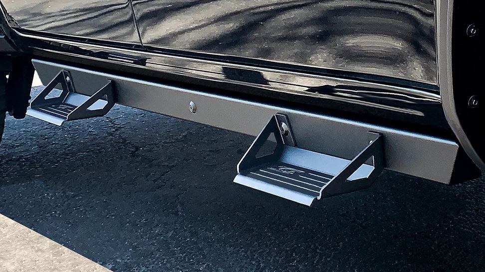 Ici Stainles Nerf Bar, Alumilite, With Drop Down Steps, Powder Coated, Black, Aluminum, Rocker Panel Mount – 8.40121E+11