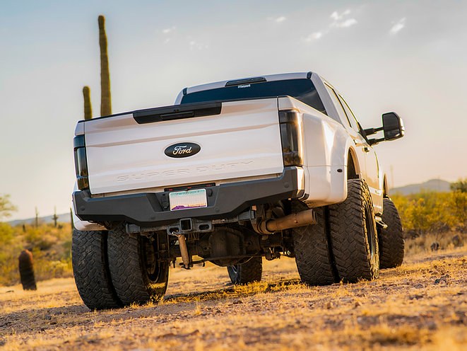 Ici Stainles Bumper, Alumilite, One Piece Design, Mounting Hardware Included, Without Receiver Hitch, Powder Coated Black Aluminum – AL-RBM01FDN
