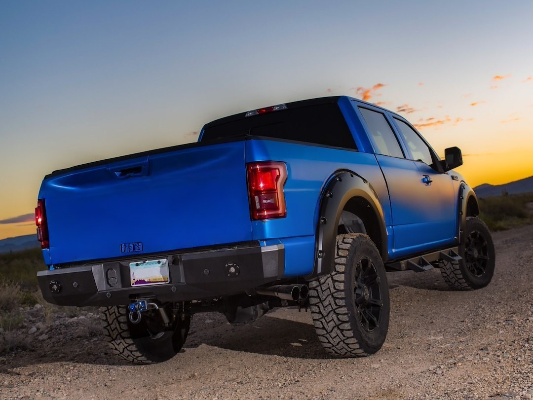 Ici Stainles Bumper, Alumilite, One Piece Design, Mounting Hardware Included, Without Receiver Hitch, Powder Coated Black Aluminum – AL-RBM85FDN