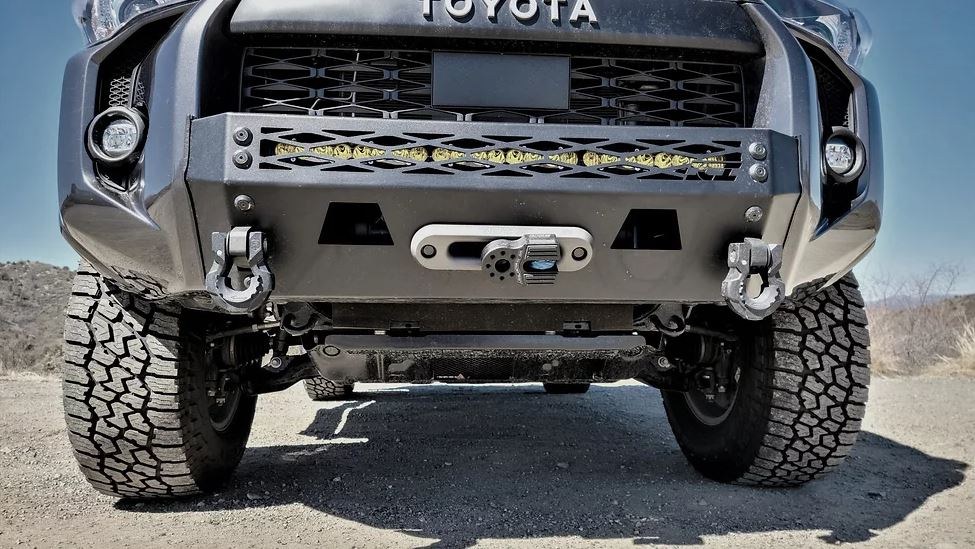 Ici Stainles Bumper, Alumilite, One Piece Design, Mounting Hardware Included, With Rt Light Bar Mount/ Push Bar, With Winch Mount – AL-FBM71TYN-RT