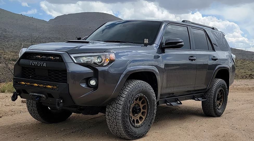 Ici Stainles Bumper, Alumilite, One Piece Design, Mounting Hardware Included, With Rt Light Bar Mount/ Push Bar, With Winch Mount – AL-FBM71TYN-RT