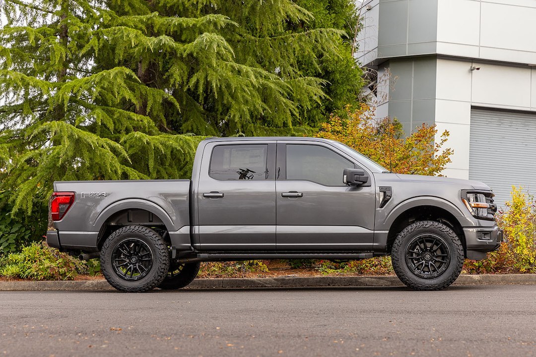Ironman 4×4 Lift Kit Suspension, Stage 1, 3 Inch Front Lift, 2 Inch Rear Lift, With Front and Rear Foam Cell Shock Absorbers IN Kit – FOR015CAKPS1P-G