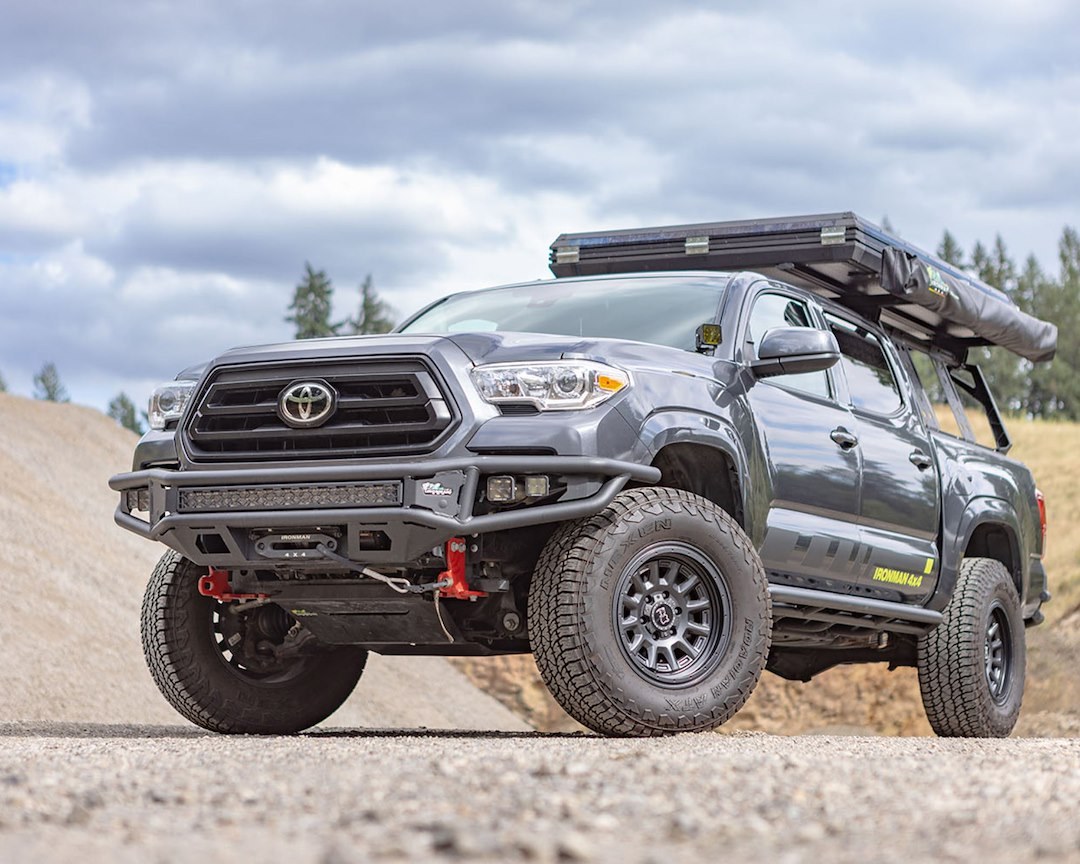 Ironman 4×4 Bumper, Raid, One Piece Design, Mounting Hardware Included, Without Grille Guard, With Internal Winch Mount – BBR072K-NBAN