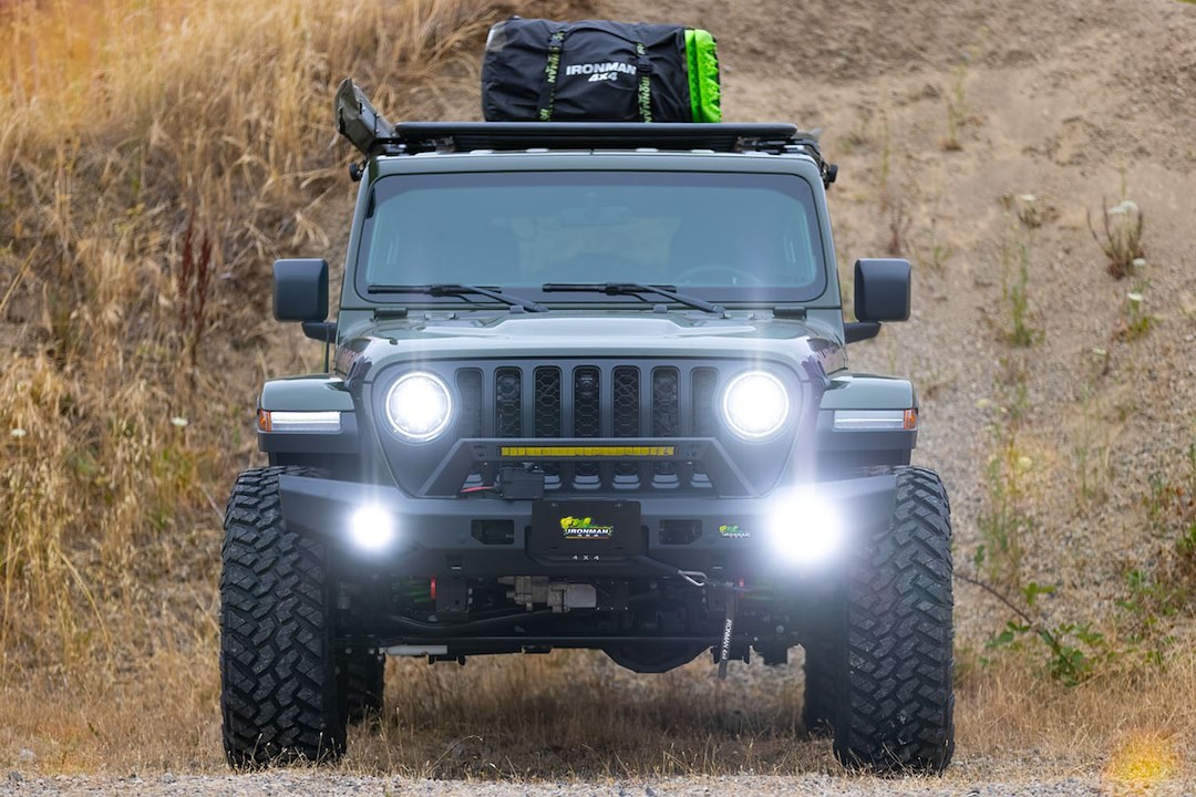 Ironman 4×4 Bumper, Raid ®, One Piece Design, Mounting Hardware Included, With Grille Guard, With Winch Mount – BBR077JLKS1-B80BFA