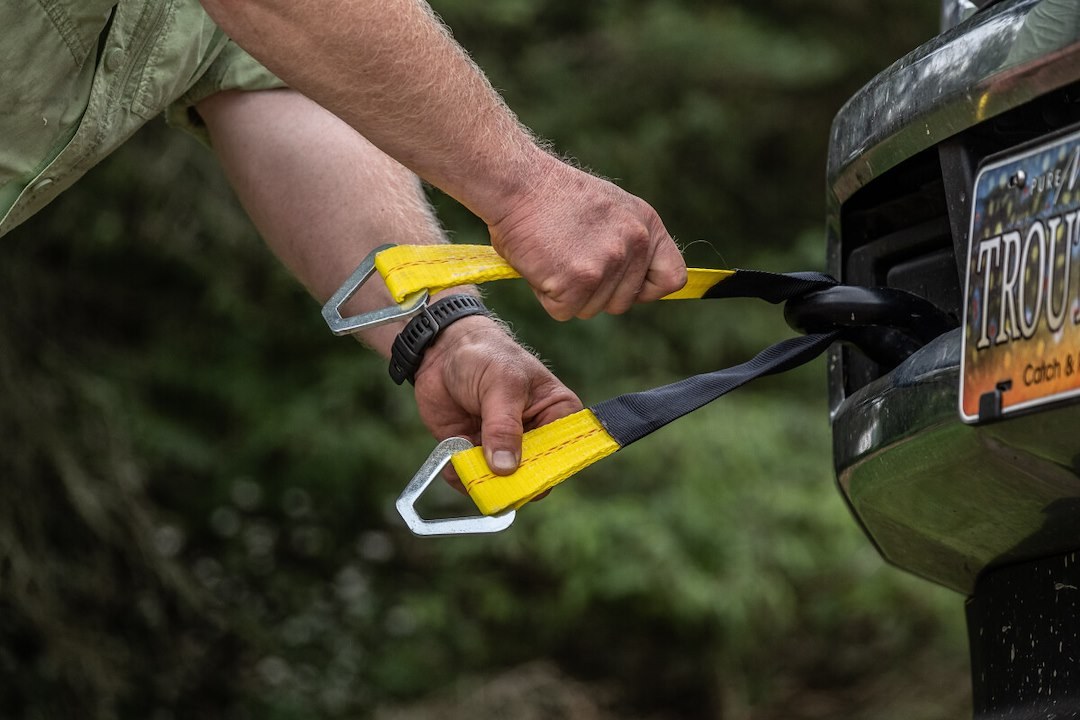 Hampton Prod Axle Strap, 24 Inch Length X 2 Inch Width, 3333 Pound Load Capacity, 10000 Pound Break Strength, Yellow – 04226