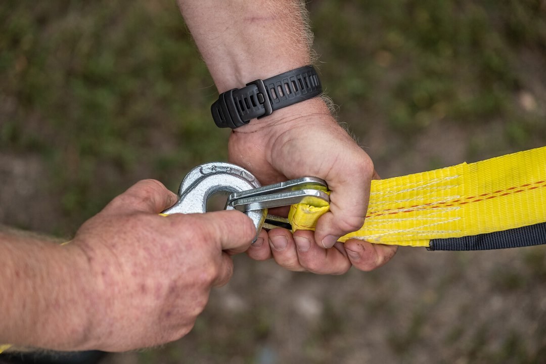 Hampton Prod Axle Strap, 24 Inch Length X 2 Inch Width, 3333 Pound Load Capacity, 10000 Pound Break Strength, Yellow – 04226
