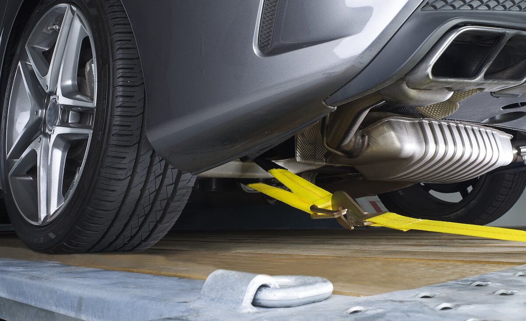 Hampton Prod Axle Strap, 36 Inch Length X 2 Inch Width, 3333 Pound Load Capacity, 10000 Pound Break Strength, Yellow – 04228