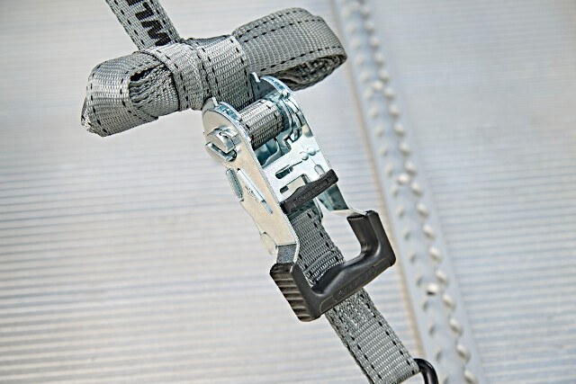 Hampton Prod Tie Down Strap, 1 Inch Width X 12 Foot Length, 1000 Pounds Capacity, 3000 Pounds Break Strength, Open Molded Ratchet – 05510