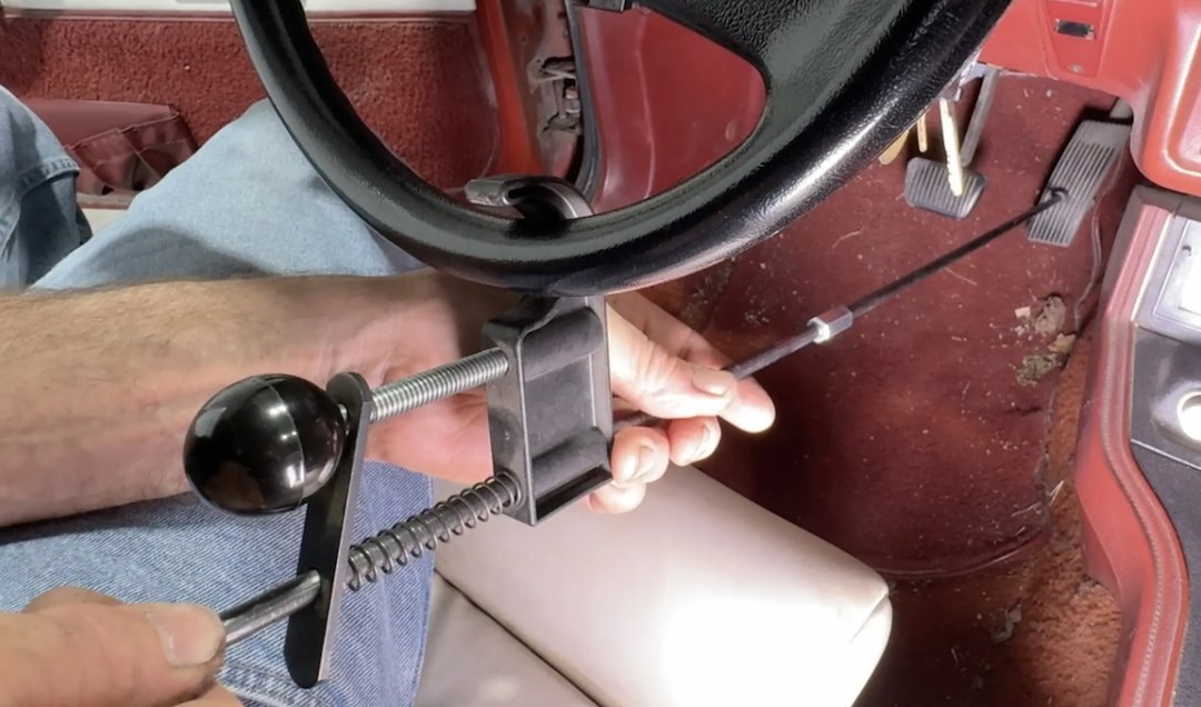 Lisle Pedal Depressor, Fixed, Screw Adjustment, Brace Against Steering Wheel, Steel, 40 Inch Length, With Nylon Hook, With Rubber Rod End Tip – 49010