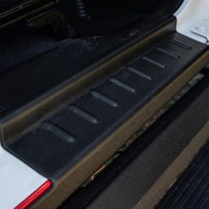 Bushwacker Rocker Panel Guard, Trail Armor ®, Flat, Matte Black, Dura-Flex ® 2000 Tpo, With Sill Plate – 14085