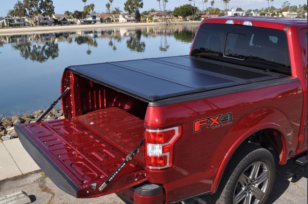 Leer Tonneau Cover, HF350M, Hard Folding, 2 Folds/ 3 Panels, Front Hinge Allows Entire Tonneau to Flip Up When Folded, Textured, Black Matte – 631137