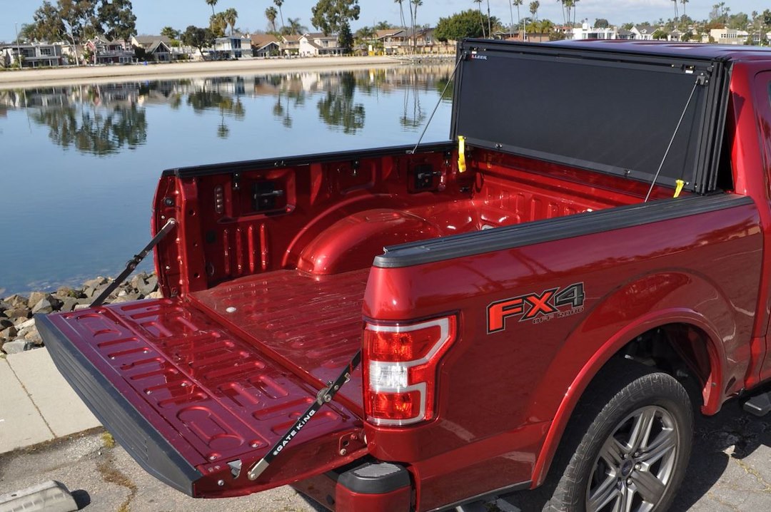 Leer Tonneau Cover, HF350M, Hard Folding, 2 Folds/ 3 Panels, Front Hinge Allows Entire Tonneau to Flip Up When Folded, Textured, Black Matte – 631301